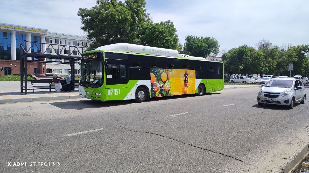 Реклама Eleviva на автобусе